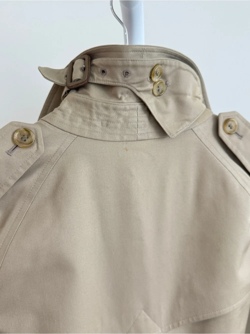 Vintage authentic Burberry trench coat, size Small - Picture 6 of 10
